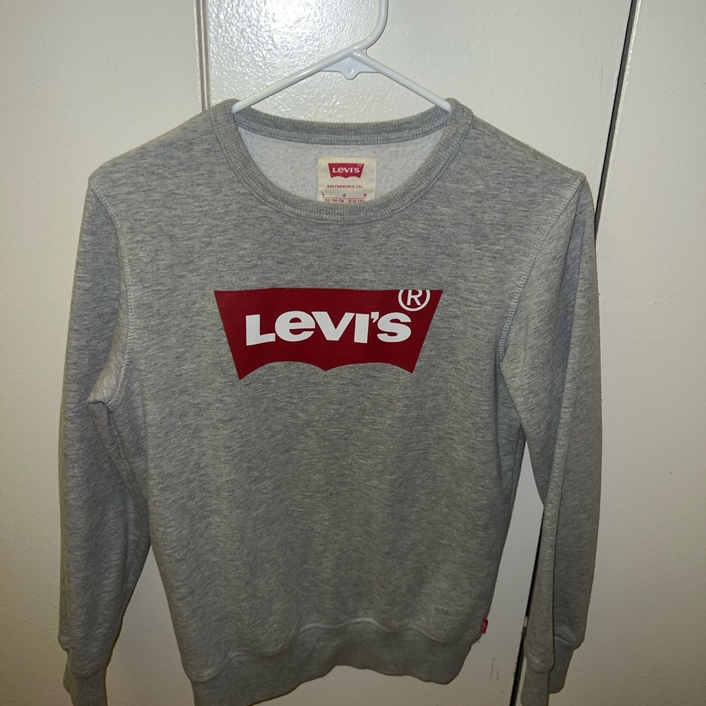Levi’s sweatshirt
